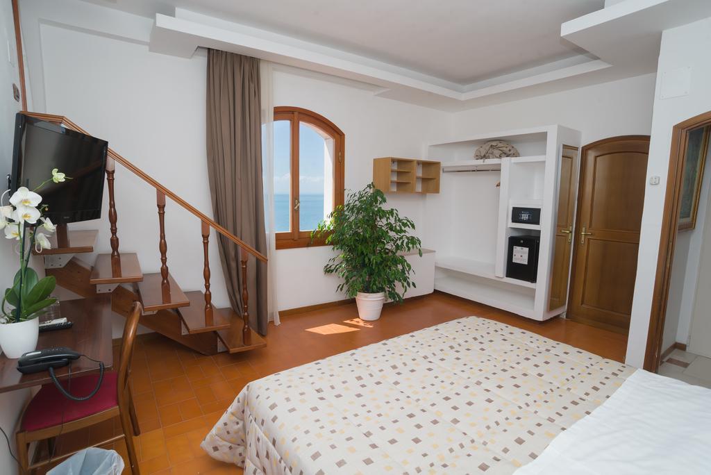 Villa Scapone Матината Екстериор снимка
