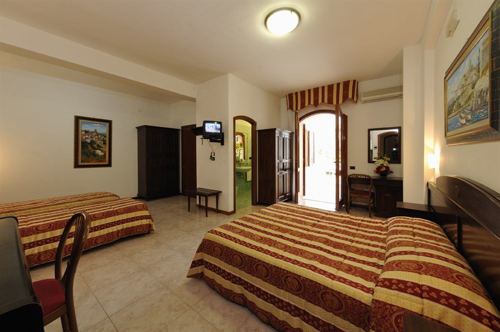 Villa Scapone Матината Екстериор снимка